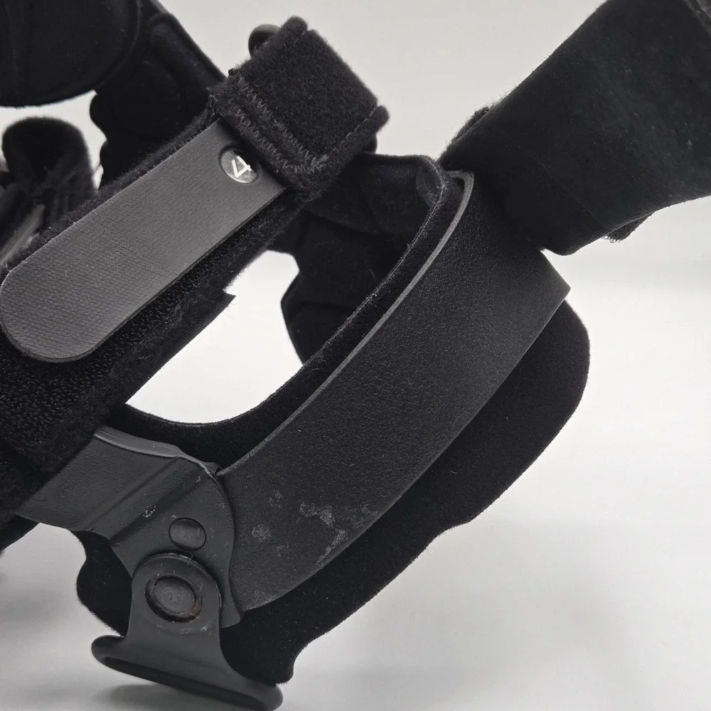 Breg Fusion OA Plus Knee Brace One Size Black Neoprene Hinged Support Adjustable
